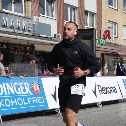 15.09.2024 - PSD Bank Halbmarathon Michael Strokosch http://msf.ph/oto/7086711 15.09.2024 12:35:17 Ziel 2207, 2324, 3300, 3329, 3335, 3468 meine-sportfotos.de