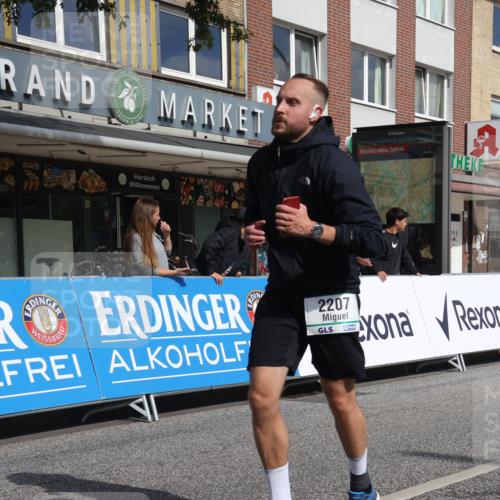 15.09.2024 - PSD Bank Halbmarathon Michael Strokosch http://msf.ph/oto/7086715 15.09.2024 12:35:17 Ziel 2207, 2324, 3300, 3329, 3335, 3468 meine-sportfotos.de