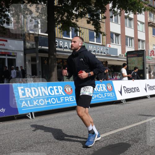 15.09.2024 - PSD Bank Halbmarathon Michael Strokosch http://msf.ph/oto/7086724 15.09.2024 12:35:17 Ziel 2207, 2324, 3300, 3329, 3335, 3468 meine-sportfotos.de