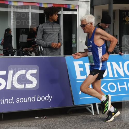 15.09.2024 - PSD Bank Halbmarathon Michael Strokosch http://msf.ph/oto/7086827 15.09.2024 11:26:58 Ziel 436, 440, 689, 725, 728, 737, 885 meine-sportfotos.de