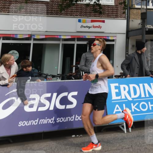 15.09.2024 - PSD Bank Halbmarathon Michael Strokosch http://msf.ph/oto/7086884 15.09.2024 11:27:02 Ziel 436, 440, 665, 689, 725, 728, 737, 826, 885 meine-sportfotos.de