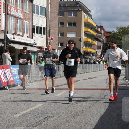 15.09.2024 - PSD Bank Halbmarathon Michael Strokosch http://msf.ph/oto/7086899 15.09.2024 12:35:33 Ziel 1504, 1895, 2257, 2286, 3071, 3178, 3329, 3468 meine-sportfotos.de