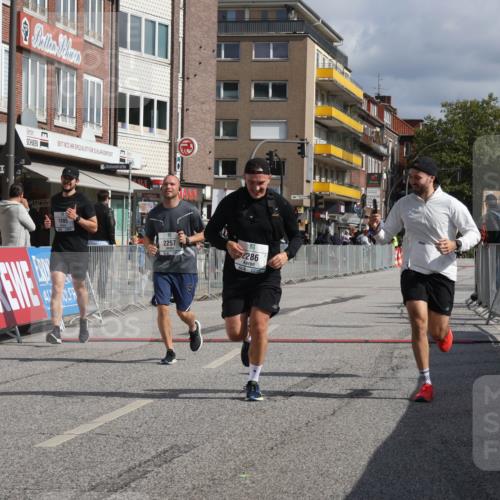 15.09.2024 - PSD Bank Halbmarathon Michael Strokosch http://msf.ph/oto/7086904 15.09.2024 12:35:33 Ziel 1504, 1895, 2257, 2286, 3071, 3178, 3329, 3468 meine-sportfotos.de