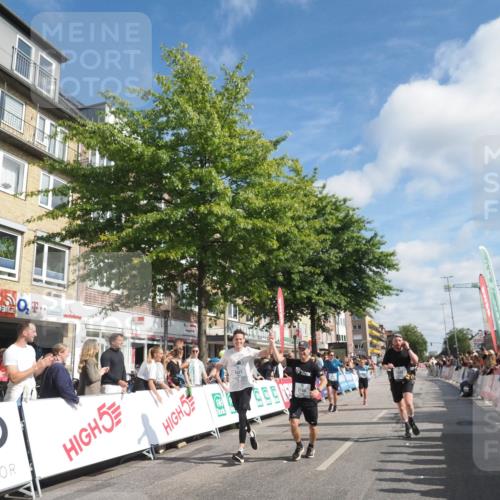 15.09.2024 - PSD Bank Halbmarathon Miley Keyser http://msf.ph/oto/7086910 15.09.2024 11:53:42 Ziel 1295, 1503, 1561, 1621, 1638, 1916, 1923, 1925, 2146, 2498, 2753, 2815 meine-sportfotos.de