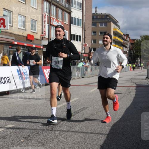 15.09.2024 - PSD Bank Halbmarathon Michael Strokosch http://msf.ph/oto/7086937 15.09.2024 12:35:35 Ziel 1504, 1895, 2257, 2286, 3071, 3178, 3329, 3468 meine-sportfotos.de
