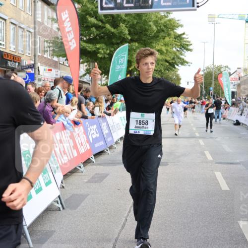 15.09.2024 - PSD Bank Halbmarathon Strokosch-Dieckow http://msf.ph/oto/7086939 15.09.2024 12:28:15 Ziel 1858, 2322, 2360, 2420, 3284 meine-sportfotos.de