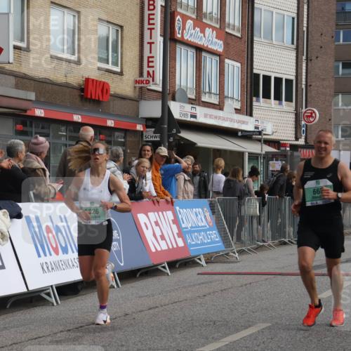 15.09.2024 - PSD Bank Halbmarathon Michael Strokosch http://msf.ph/oto/7086945 15.09.2024 11:27:08 Ziel 436, 440, 665, 689, 725, 728, 737, 826 meine-sportfotos.de