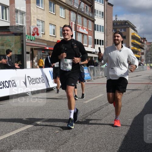 15.09.2024 - PSD Bank Halbmarathon Michael Strokosch http://msf.ph/oto/7086949 15.09.2024 12:35:35 Ziel 1504, 1895, 2257, 2286, 3071, 3178, 3329, 3468 meine-sportfotos.de