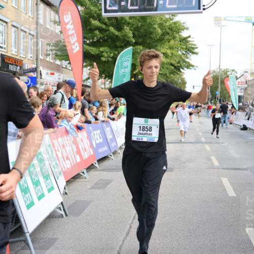 15.09.2024 - PSD Bank Halbmarathon Strokosch-Dieckow http://msf.ph/oto/7086963 15.09.2024 12:28:15 Ziel 1858, 2322, 2360, 2420, 3284 meine-sportfotos.de