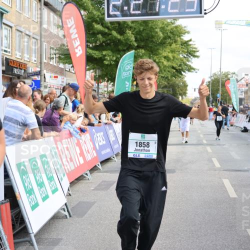 15.09.2024 - PSD Bank Halbmarathon Strokosch-Dieckow http://msf.ph/oto/7087038 15.09.2024 12:28:16 Ziel 1858, 2322, 2360, 2420, 3284 meine-sportfotos.de