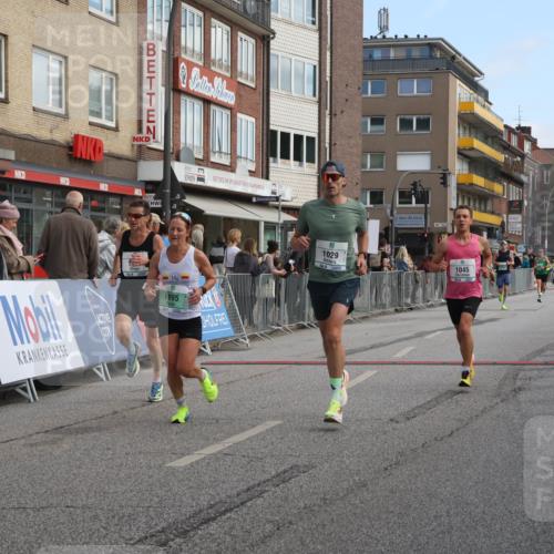 15.09.2024 - PSD Bank Halbmarathon Michael Strokosch http://msf.ph/oto/7087061 15.09.2024 11:27:25 Ziel 439, 662, 690, 722, 895, 1029, 1037, 1045 meine-sportfotos.de