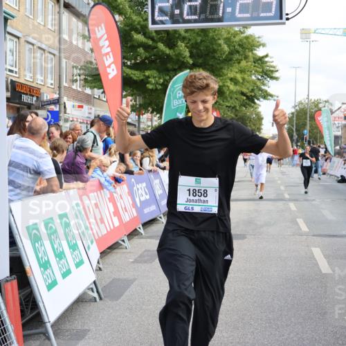 15.09.2024 - PSD Bank Halbmarathon Strokosch-Dieckow http://msf.ph/oto/7087062 15.09.2024 12:28:16 Ziel 1858, 2322, 2360, 2420, 3284 meine-sportfotos.de