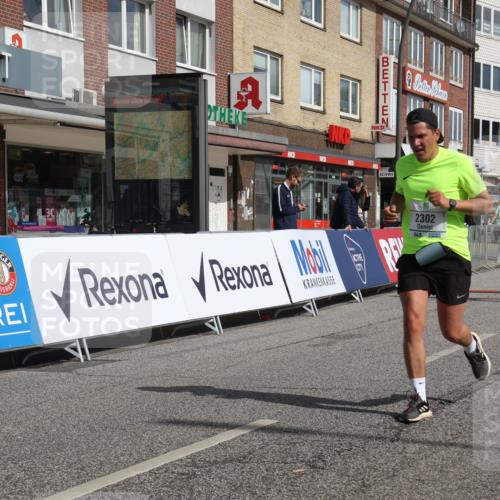 15.09.2024 - PSD Bank Halbmarathon Michael Strokosch http://msf.ph/oto/7087068 15.09.2024 12:36:10 Ziel 2302, 2380 meine-sportfotos.de