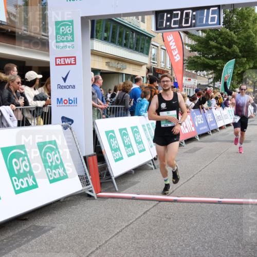 15.09.2024 - PSD Bank Halbmarathon Strokosch-Dieckow http://msf.ph/oto/7087077 15.09.2024 11:21:07 Ziel 411, 557, 622, 625, 821, 850, 875, 1008, 1020, 1067 meine-sportfotos.de