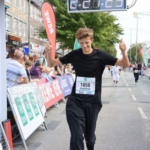 15.09.2024 - PSD Bank Halbmarathon Strokosch-Dieckow http://msf.ph/oto/7087099 15.09.2024 12:28:16 Ziel 1858, 2322, 2360, 2420, 3284 meine-sportfotos.de
