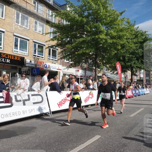 15.09.2024 - PSD Bank Halbmarathon Miley Keyser http://msf.ph/oto/7087109 15.09.2024 11:54:10 Ziel 1537, 1807, 1976, 1995, 2541, 2706, 2733, 2757, 3229 meine-sportfotos.de