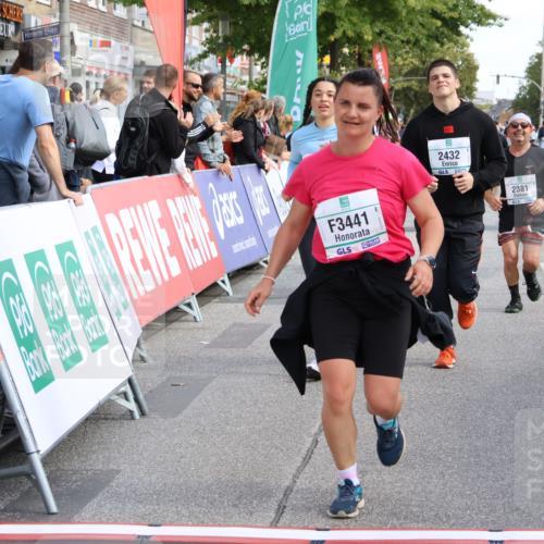15.09.2024 - PSD Bank Halbmarathon Strokosch-Dieckow http://msf.ph/oto/7087121 15.09.2024 12:37:57 Ziel 2381, 2398, 2432, 3441, 3481 meine-sportfotos.de