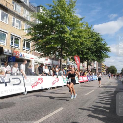 15.09.2024 - PSD Bank Halbmarathon Miley Keyser http://msf.ph/oto/7087146 15.09.2024 11:54:21 Ziel 1681, 1770, 1924, 1927, 2541, 2687, 2733, 2925, 3229 meine-sportfotos.de