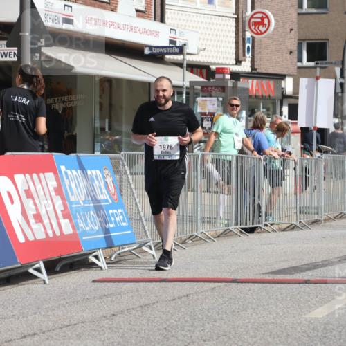 15.09.2024 - PSD Bank Halbmarathon Michael Strokosch http://msf.ph/oto/7087154 15.09.2024 12:36:29 Ziel 1978, 3404, 3411 meine-sportfotos.de