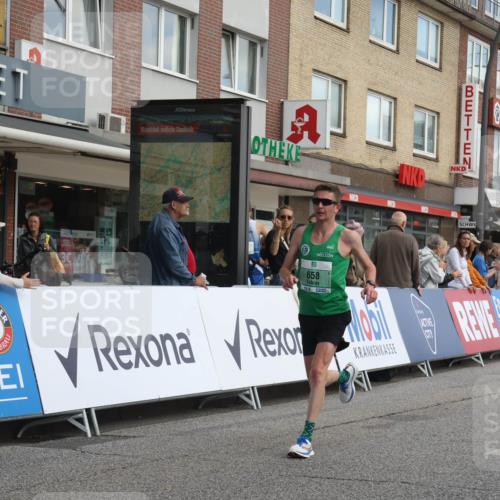 15.09.2024 - PSD Bank Halbmarathon Michael Strokosch http://msf.ph/oto/7087162 15.09.2024 11:27:35 Ziel 433, 439, 658, 722, 825, 874, 895, 1029, 1037, 1045, 1054 meine-sportfotos.de