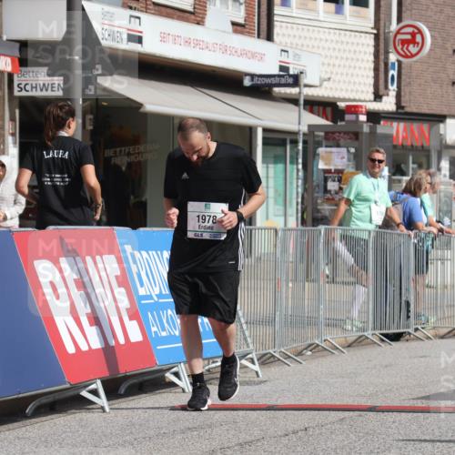 15.09.2024 - PSD Bank Halbmarathon Michael Strokosch http://msf.ph/oto/7087164 15.09.2024 12:36:30 Ziel 1978, 3404, 3411 meine-sportfotos.de