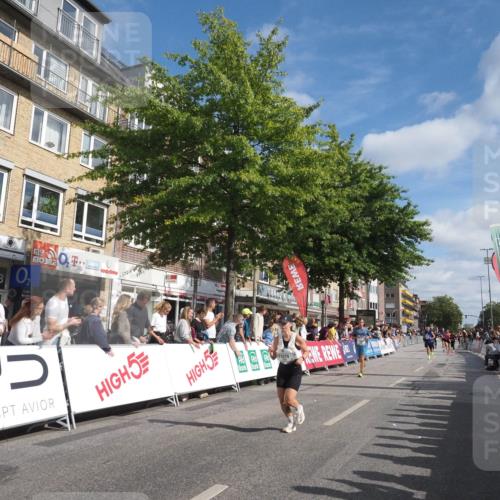 15.09.2024 - PSD Bank Halbmarathon Miley Keyser http://msf.ph/oto/7087167 15.09.2024 11:54:23 Ziel 1681, 1770, 1924, 1927, 2541, 2687, 2733, 2925, 3229 meine-sportfotos.de
