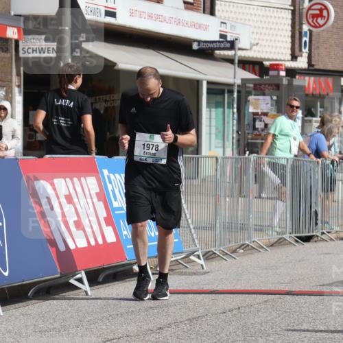15.09.2024 - PSD Bank Halbmarathon Michael Strokosch http://msf.ph/oto/7087172 15.09.2024 12:36:31 Ziel 1978, 3404, 3411 meine-sportfotos.de
