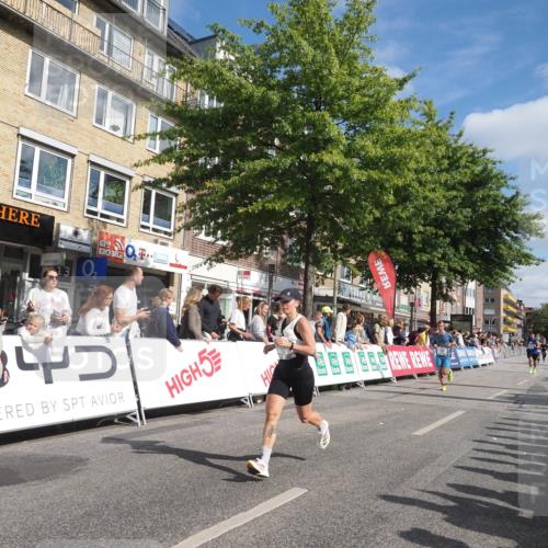 15.09.2024 - PSD Bank Halbmarathon Miley Keyser http://msf.ph/oto/7087175 15.09.2024 11:54:23 Ziel 1681, 1770, 1924, 1927, 2541, 2687, 2733, 2925, 3229 meine-sportfotos.de