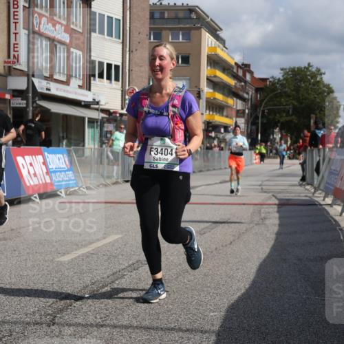 15.09.2024 - PSD Bank Halbmarathon Michael Strokosch http://msf.ph/oto/7087209 15.09.2024 12:36:33 Ziel 1978, 3404, 3411 meine-sportfotos.de