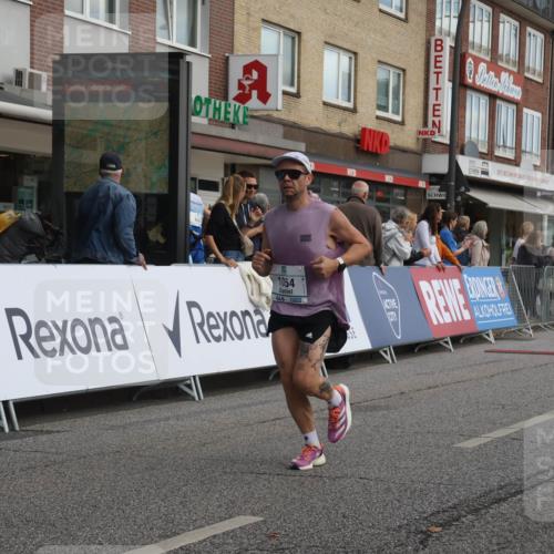 15.09.2024 - PSD Bank Halbmarathon Michael Strokosch http://msf.ph/oto/7087227 15.09.2024 11:27:40 Ziel 433, 439, 658, 694, 722, 825, 874, 1027, 1054, 1099 meine-sportfotos.de