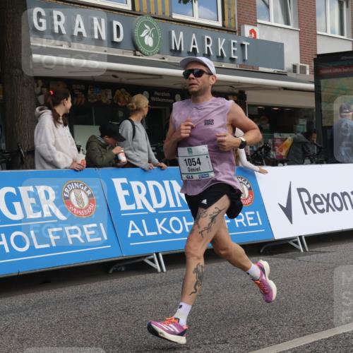 15.09.2024 - PSD Bank Halbmarathon Michael Strokosch http://msf.ph/oto/7087243 15.09.2024 11:27:41 Ziel 433, 439, 658, 694, 722, 825, 874, 1027, 1054, 1099 meine-sportfotos.de