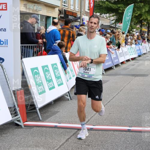 15.09.2024 - PSD Bank Halbmarathon Strokosch-Dieckow http://msf.ph/oto/7087247 15.09.2024 11:30:00 Ziel 703, 704, 711, 727, 1041, 1991, 2469, 2567, 2615, 3512 meine-sportfotos.de