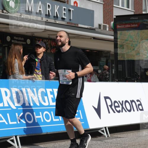 15.09.2024 - PSD Bank Halbmarathon Michael Strokosch http://msf.ph/oto/7087250 15.09.2024 12:36:36 Ziel 1978, 3404, 3411 meine-sportfotos.de