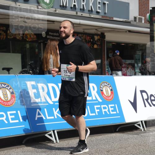 15.09.2024 - PSD Bank Halbmarathon Michael Strokosch http://msf.ph/oto/7087258 15.09.2024 12:36:37 Ziel 1978, 3404, 3411 meine-sportfotos.de