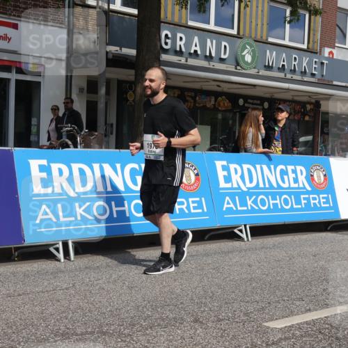 15.09.2024 - PSD Bank Halbmarathon Michael Strokosch http://msf.ph/oto/7087279 15.09.2024 12:36:37 Ziel 1978, 3404, 3411 meine-sportfotos.de