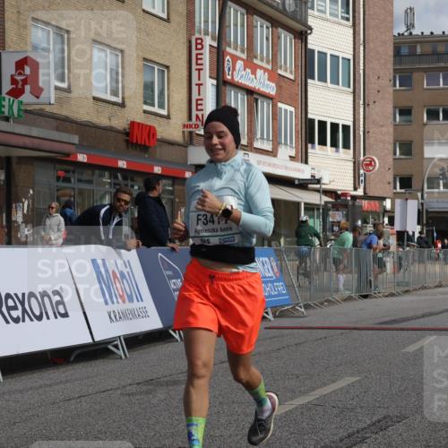 15.09.2024 - PSD Bank Halbmarathon Michael Strokosch http://msf.ph/oto/7087285 15.09.2024 12:36:39 Ziel 1978, 3404, 3411 meine-sportfotos.de