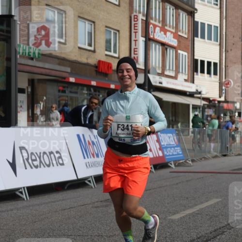 15.09.2024 - PSD Bank Halbmarathon Michael Strokosch http://msf.ph/oto/7087289 15.09.2024 12:36:39 Ziel 1978, 3404, 3411 meine-sportfotos.de