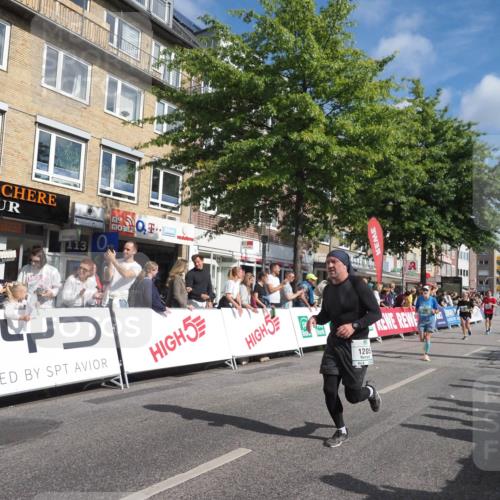 15.09.2024 - PSD Bank Halbmarathon Miley Keyser http://msf.ph/oto/7087322 15.09.2024 11:54:38 Ziel 758, 790, 1205, 1762, 1770, 1794, 1871, 1887, 1924, 1927, 2687, 2695, 2818, 2925, 3517 meine-sportfotos.de