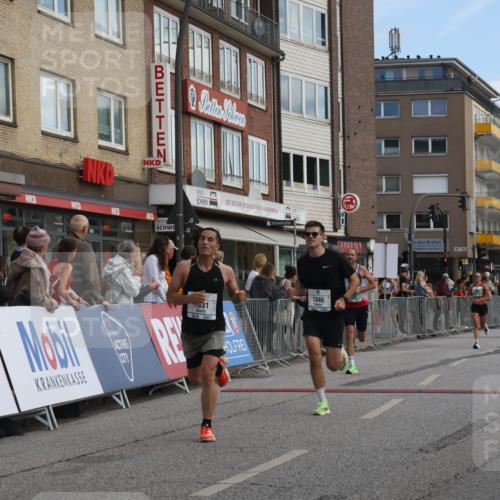 15.09.2024 - PSD Bank Halbmarathon Michael Strokosch http://msf.ph/oto/7087348 15.09.2024 11:27:53 Ziel 427, 691, 694, 890, 1027, 1031, 1046, 1099 meine-sportfotos.de