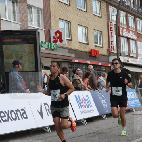 15.09.2024 - PSD Bank Halbmarathon Michael Strokosch http://msf.ph/oto/7087365 15.09.2024 11:27:54 Ziel 427, 691, 694, 700, 890, 1027, 1031, 1046, 1099 meine-sportfotos.de