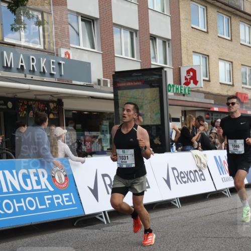 15.09.2024 - PSD Bank Halbmarathon Michael Strokosch http://msf.ph/oto/7087368 15.09.2024 11:27:55 Ziel 427, 691, 694, 700, 890, 1027, 1031, 1046, 1099, 1140, 2612 meine-sportfotos.de