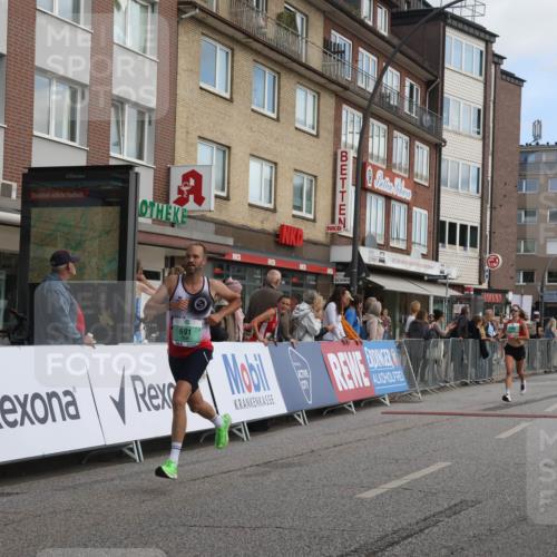 15.09.2024 - PSD Bank Halbmarathon Michael Strokosch http://msf.ph/oto/7087389 15.09.2024 11:27:56 Ziel 427, 691, 694, 700, 890, 1027, 1031, 1046, 1099, 1140, 2612 meine-sportfotos.de