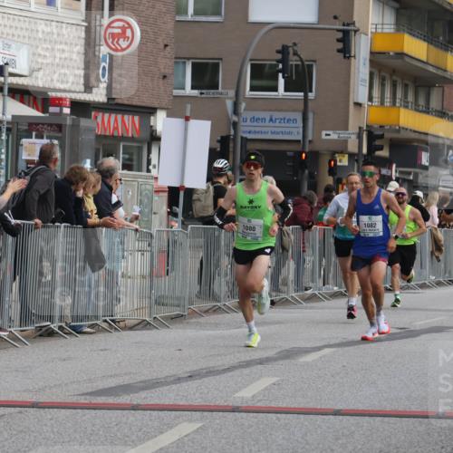 15.09.2024 - PSD Bank Halbmarathon Michael Strokosch http://msf.ph/oto/7087518 15.09.2024 11:28:09 Ziel 691, 700, 890, 1019, 1048, 1080, 1082, 1140, 2605, 2612 meine-sportfotos.de