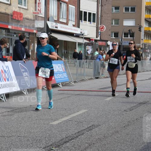 15.09.2024 - PSD Bank Halbmarathon Michael Strokosch http://msf.ph/oto/7087521 15.09.2024 12:37:18 Ziel 2742, 2761, 3386 meine-sportfotos.de