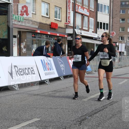 15.09.2024 - PSD Bank Halbmarathon Michael Strokosch http://msf.ph/oto/7087560 15.09.2024 12:37:20 Ziel 2742, 2761, 3386 meine-sportfotos.de
