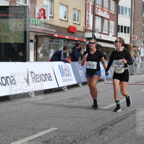 15.09.2024 - PSD Bank Halbmarathon Michael Strokosch http://msf.ph/oto/7087565 15.09.2024 12:37:21 Ziel 2742, 2761, 3386 meine-sportfotos.de