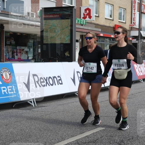 15.09.2024 - PSD Bank Halbmarathon Michael Strokosch http://msf.ph/oto/7087581 15.09.2024 12:37:22 Ziel 2742, 2761, 3386 meine-sportfotos.de