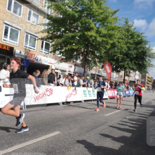 15.09.2024 - PSD Bank Halbmarathon Miley Keyser http://msf.ph/oto/7087617 15.09.2024 11:55:17 Ziel 1404, 1540, 1617, 1682, 1777, 1780, 1894, 2671, 3524 meine-sportfotos.de