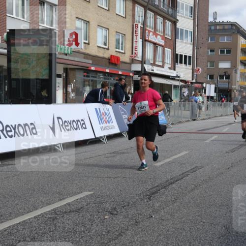 15.09.2024 - PSD Bank Halbmarathon Michael Strokosch http://msf.ph/oto/7087646 15.09.2024 12:37:34 Ziel 2381, 2398, 2432, 3441, 3481 meine-sportfotos.de