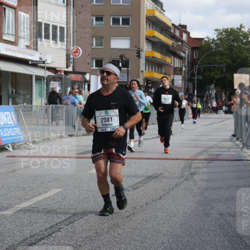 15.09.2024 - PSD Bank Halbmarathon Michael Strokosch http://msf.ph/oto/7087670 15.09.2024 12:37:36 Ziel 1816, 2381, 2398, 2432, 3380, 3441, 3481 meine-sportfotos.de